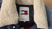 DIVERSO MATERIAL DE ESCRITÓRIO E DIVERSAS CAIXAS DE ROUPA E CALÇADO MULTIMARCAS