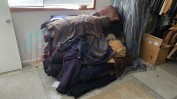 DIVERSO MATERIAL E EQUIPAMENTO PARA CONFEÇÃO DE PELES