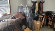 DIVERSO MATERIAL E EQUIPAMENTO PARA CONFEÇÃO DE PELES