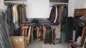DIVERSO MATERIAL E EQUIPAMENTO PARA CONFEÇÃO DE PELES