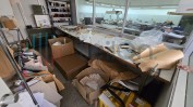 DIVERSO MATERIAL E EQUIPAMENTO PARA CONFEÇÃO DE PELES