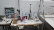 DIVERSO MATERIAL E EQUIPAMENTO PARA CONFEÇÃO DE PELES