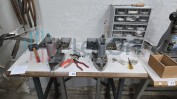 DIVERSO MATERIAL E EQUIPAMENTO PARA CONFEÇÃO DE PELES