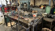 DIVERSO EQUIPAMENTO DE ESCRITÓRIO E DIVERSO MATERIAL E EQUIPAMENTO PARA REPARAÇÃO DE PESADOS