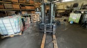 DIVERSO EQUIPAMENTO DE ESCRITÓRIO E DIVERSO MATERIAL E EQUIPAMENTO PARA REPARAÇÃO DE PESADOS