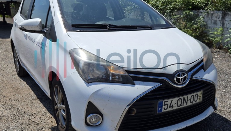 TOYOTA YARIS do ano 2015