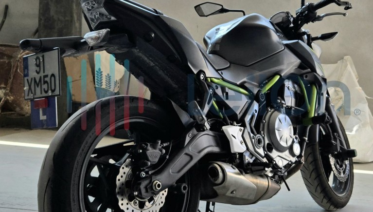 MOTOCICLO DA MARCA “KAWASAKI” ER650H