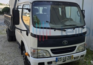 TOYOTA DYNA DO ANO 2004
