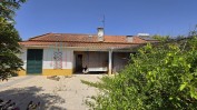 PRÉDIO URBANO COMPOSTO POR RÉS-DO-CHÃO, SÓTÃO, ANEXO E LOGRADOURO
