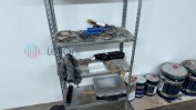 1 CABINE DE PINTURA 3 MESAS DE TRABALHO, 1 BANCADA, 2 ESTANTES, 2 PISTOLAS DE PINTURA, 5 ROLOS DE PINTURA, 1 BALANÇA DECIMAL E 1 MALA, 1 PROJETOR