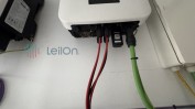 PAINÉIS SOLARES COM EQUIPAMENTO 