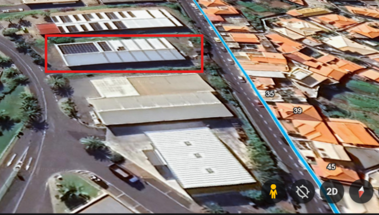 PAINÉIS SOLARES COM EQUIPAMENTO 