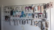 DIVERSO MATERIAL INFORMÁTICO, ARTIGOS DE PAPELARIA, RETALHO DE PERFUMES, COSMÉTICOS, PRODUTOS DE HIGIENE E ARTIGOS DE DROGARIA