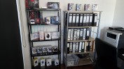 DIVERSO MATERIAL INFORMÁTICO, ARTIGOS DE PAPELARIA, RETALHO DE PERFUMES, COSMÉTICOS, PRODUTOS DE HIGIENE E ARTIGOS DE DROGARIA