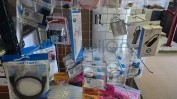 DIVERSO MATERIAL INFORMÁTICO, ARTIGOS DE PAPELARIA, RETALHO DE PERFUMES, COSMÉTICOS, PRODUTOS DE HIGIENE E ARTIGOS DE DROGARIA
