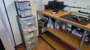 DIVERSO MATERIAL INFORMÁTICO, ARTIGOS DE PAPELARIA, RETALHO DE PERFUMES, COSMÉTICOS, PRODUTOS DE HIGIENE E ARTIGOS DE DROGARIA