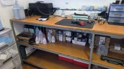 DIVERSO MATERIAL INFORMÁTICO, ARTIGOS DE PAPELARIA, RETALHO DE PERFUMES, COSMÉTICOS, PRODUTOS DE HIGIENE E ARTIGOS DE DROGARIA