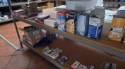 DIVERSO MATERIAL INFORMÁTICO, ARTIGOS DE PAPELARIA, RETALHO DE PERFUMES, COSMÉTICOS, PRODUTOS DE HIGIENE E ARTIGOS DE DROGARIA