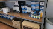 DIVERSO MATERIAL INFORMÁTICO, ARTIGOS DE PAPELARIA, RETALHO DE PERFUMES, COSMÉTICOS, PRODUTOS DE HIGIENE E ARTIGOS DE DROGARIA