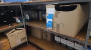 DIVERSO MATERIAL INFORMÁTICO, ARTIGOS DE PAPELARIA, RETALHO DE PERFUMES, COSMÉTICOS, PRODUTOS DE HIGIENE E ARTIGOS DE DROGARIA