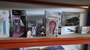 DIVERSO MATERIAL INFORMÁTICO, ARTIGOS DE PAPELARIA, RETALHO DE PERFUMES, COSMÉTICOS, PRODUTOS DE HIGIENE E ARTIGOS DE DROGARIA