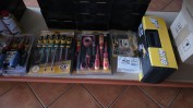 DIVERSO MATERIAL INFORMÁTICO, ARTIGOS DE PAPELARIA, RETALHO DE PERFUMES, COSMÉTICOS, PRODUTOS DE HIGIENE E ARTIGOS DE DROGARIA