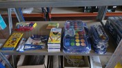 DIVERSO MATERIAL INFORMÁTICO, ARTIGOS DE PAPELARIA, RETALHO DE PERFUMES, COSMÉTICOS, PRODUTOS DE HIGIENE E ARTIGOS DE DROGARIA