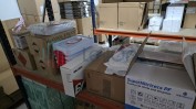 DIVERSO MATERIAL INFORMÁTICO, ARTIGOS DE PAPELARIA, RETALHO DE PERFUMES, COSMÉTICOS, PRODUTOS DE HIGIENE E ARTIGOS DE DROGARIA
