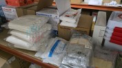 DIVERSO MATERIAL INFORMÁTICO, ARTIGOS DE PAPELARIA, RETALHO DE PERFUMES, COSMÉTICOS, PRODUTOS DE HIGIENE E ARTIGOS DE DROGARIA