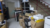 DIVERSO MATERIAL INFORMÁTICO, ARTIGOS DE PAPELARIA, RETALHO DE PERFUMES, COSMÉTICOS, PRODUTOS DE HIGIENE E ARTIGOS DE DROGARIA