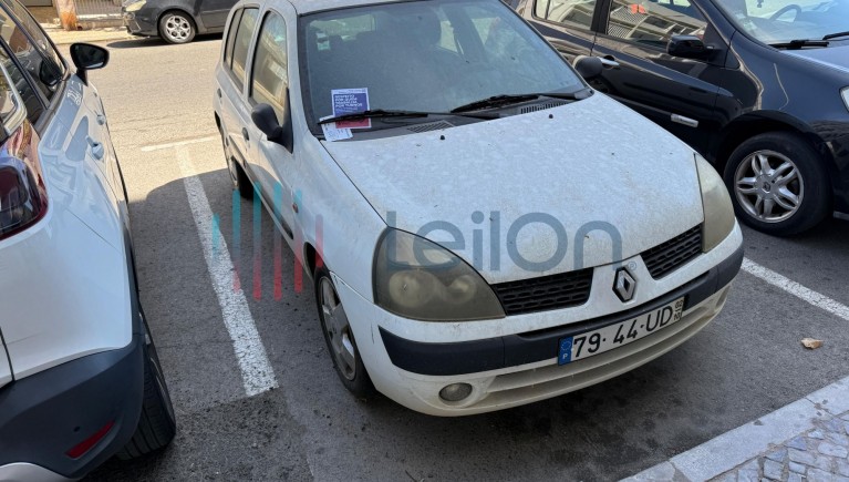 RENAULT MODELO CLIO DO ANO 2002