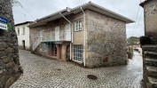 CASA DE HABITAÇÃO DE RÉS DO CHÃO E PRIMEIRO ANDAR E LOGRADOURO – SITO EM CAMPO DO PORTO