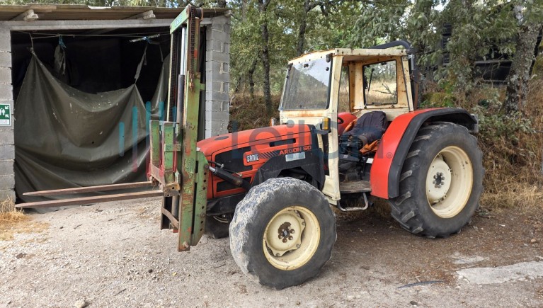 TRATOR AGRÍCOLA DA MARCA “SAME” DO ANO 2000