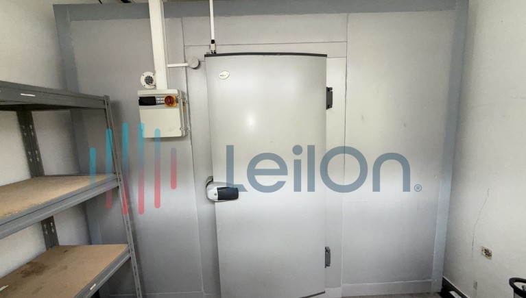 1 CÂMARA DE CONSERVAÇÃO COM FRIO DA MARCA 