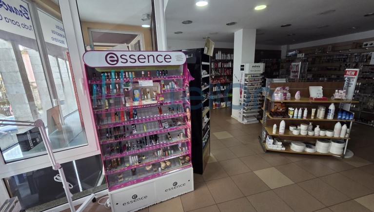 PRODUTOS DE CABELEIREIRO, PRODUTOS COSMÉTICA, HIGIENE E LIMPEZA, MOBILIÁRIO PARA CABELEIREIROS, COMÉRCIO DE FERRAMENTAS PARA CABELEIREIROS