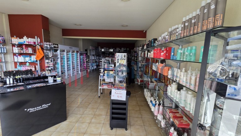 PRODUTOS DE CABELEIREIRO, PRODUTOS COSMÉTICA, HIGIENE E LIMPEZA, MOBILIÁRIO PARA CABELEIREIROS, COMÉRCIO DE FERRAMENTAS PARA CABELEIREIROS