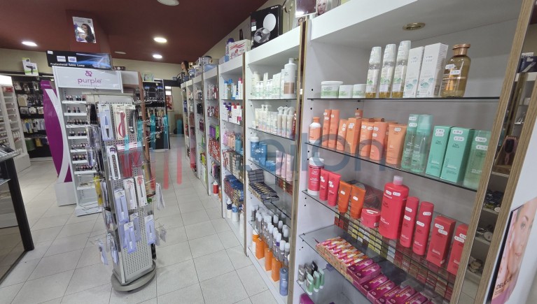 PRODUTOS DE CABELEIREIRO, PRODUTOS COSMÉTICA, HIGIENE E LIMPEZA, MOBILIÁRIO PARA CABELEIREIROS, COMÉRCIO DE FERRAMENTAS PARA CABELEIREIROS