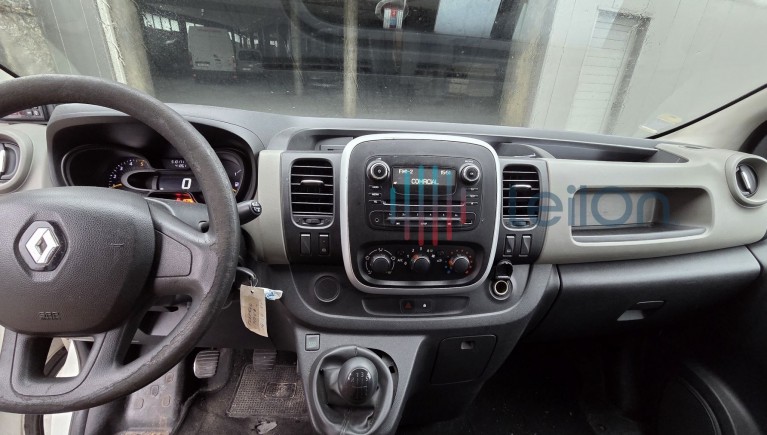 RENAULT TRAFIC DO ANO 2017