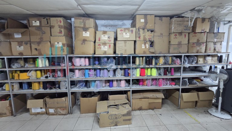 DIVERSO MATERIAL E EQUIPAMENTO  PARA CONFECÇÃO