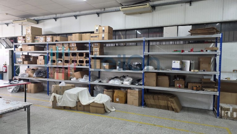 DIVERSO MATERIAL E EQUIPAMENTO  PARA CONFEÇÃO DE PEÚGAS 