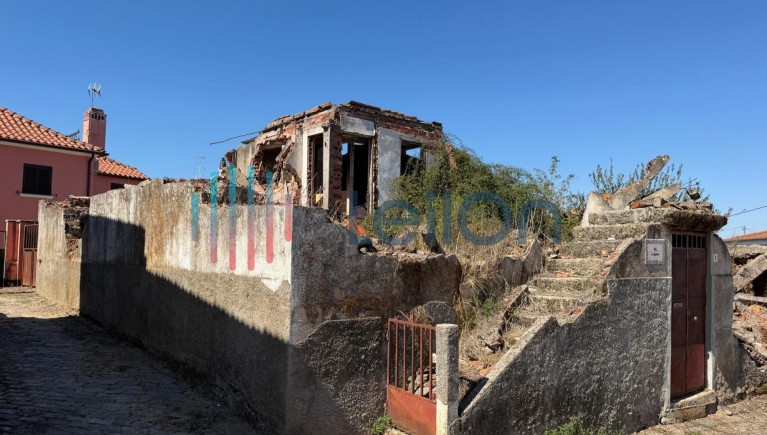 1/8 PRÉDIO URBANO SITO EM SANTA COMBA DÃO