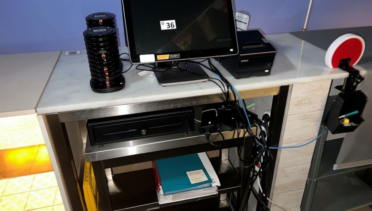 CAIXA REGISTADORA C/ 2 MONITORES | IMPRESSORA A LAZER C/ ESTANTE DE APOIO EM INOX