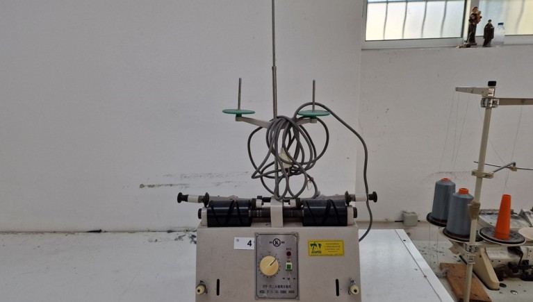 MAQUINA BOBINADEIRA DE CONES
