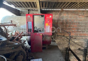 COMPRESSOR